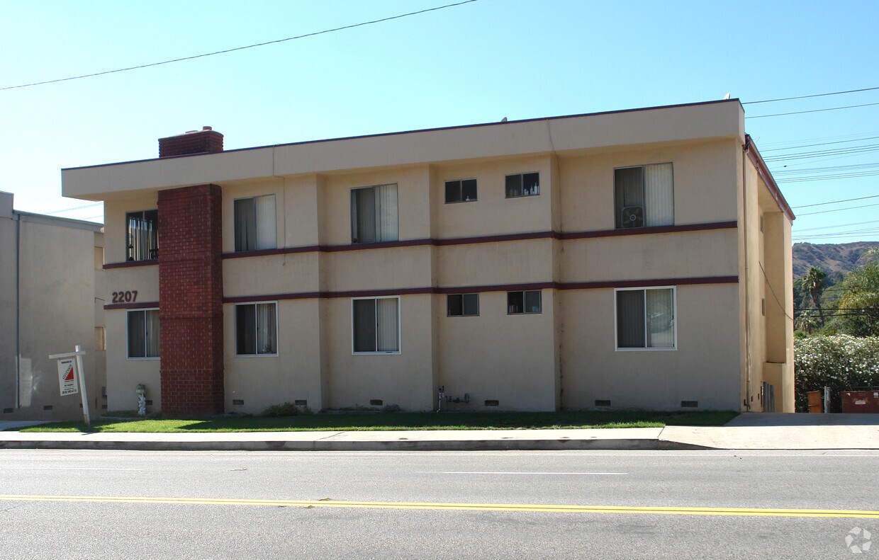 Primary Photo - 2207 Verdugo Rd