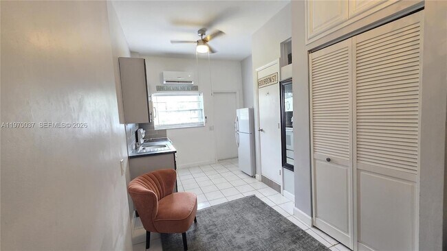 Foto del edificio - 1105 NE 119th St