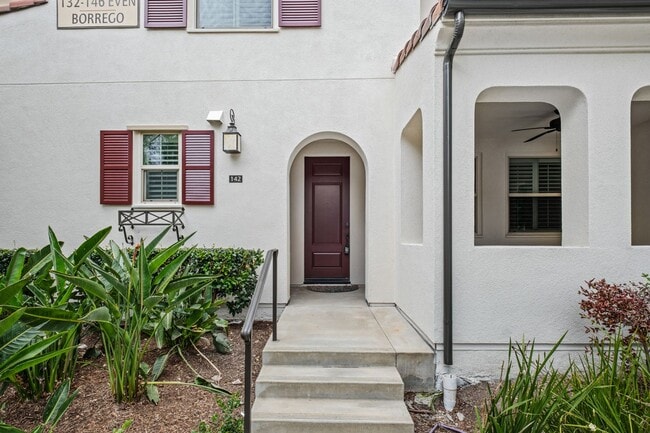 Building Photo - Beautiful 3 Bed, 3 Bath Home in Desirable Portola Springs