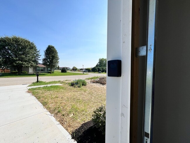 Building Photo - Equestrian getaway Wilmington, Long stays ...