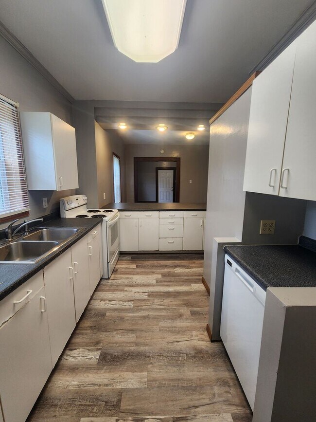 Foto del edificio - 417 Taylor Ave