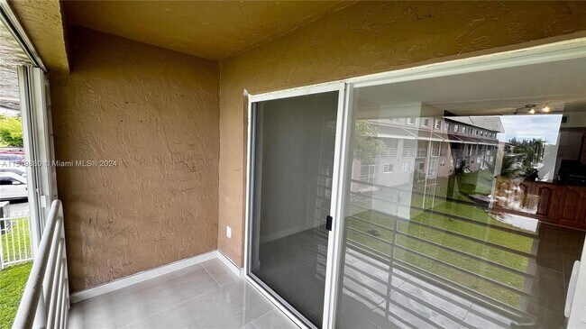 Foto del edificio - 2790 W 60th St