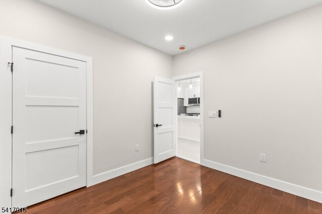 Foto del edificio - 633 Lafayette Ave