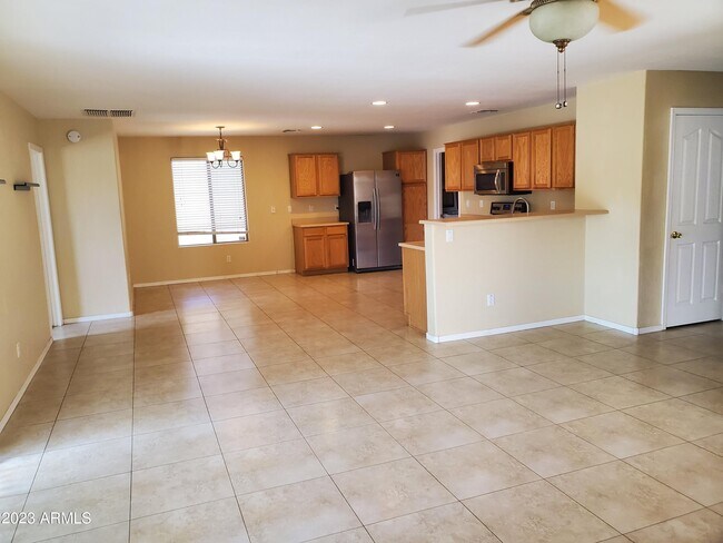 Foto del edificio - 42426 W Desert Fairways Dr