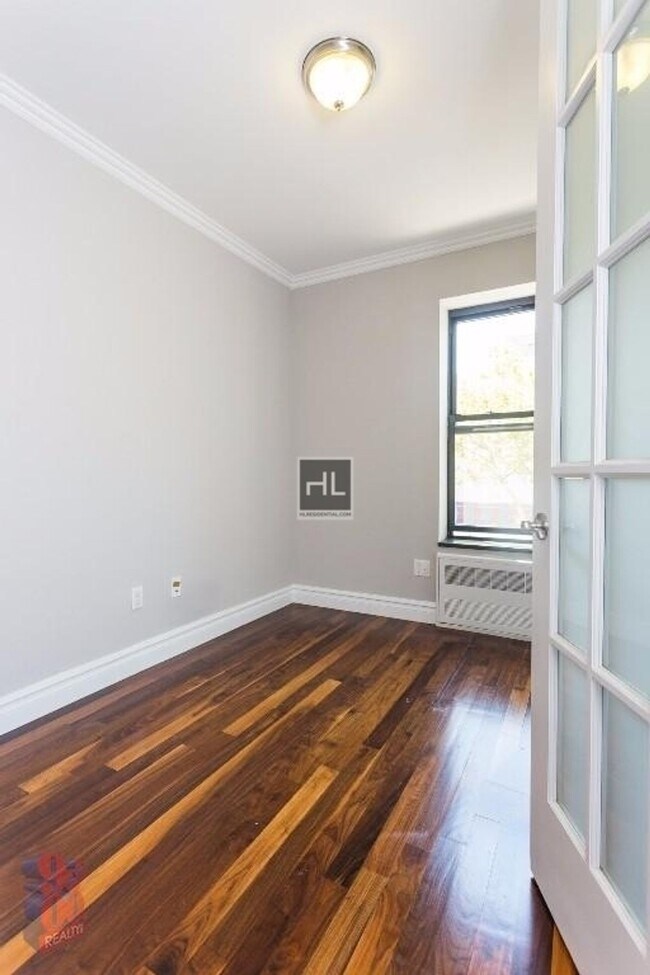 Building Photo - Lexington Avenue