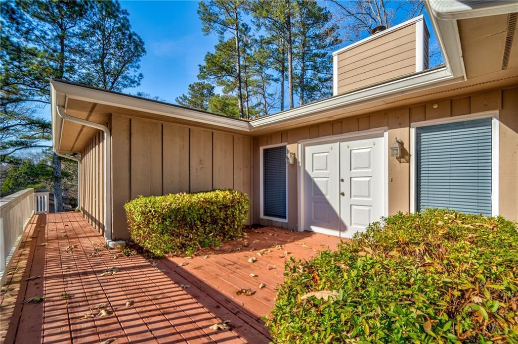 Primary Photo - 1392 E Bank Dr