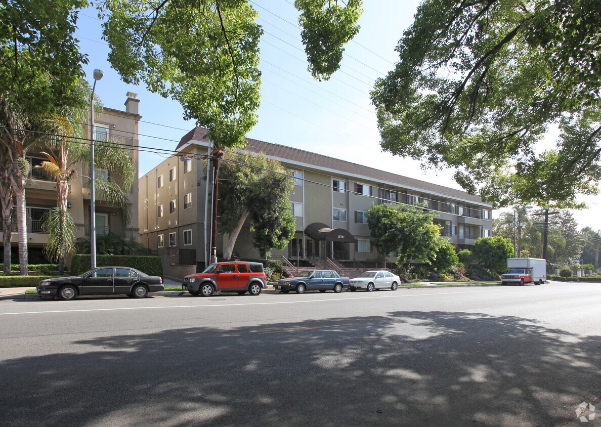 Foto del edificio - 10707 Camarillo St