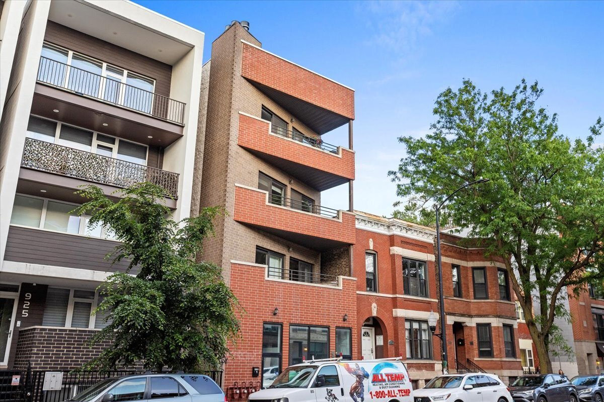 Foto principal - 921 N Damen Ave