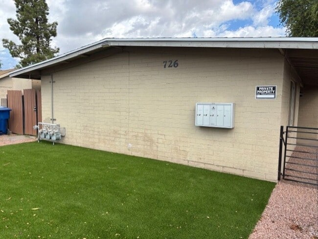 Foto del edificio - adorable 1 bed 1 bath with backyard private