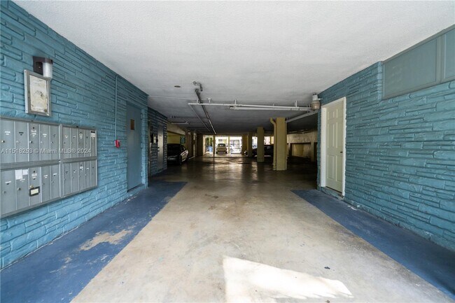 Foto del edificio - 915 Jefferson Ave
