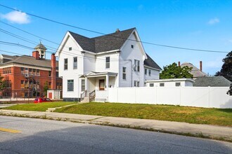 Building Photo - 247 Jewett St