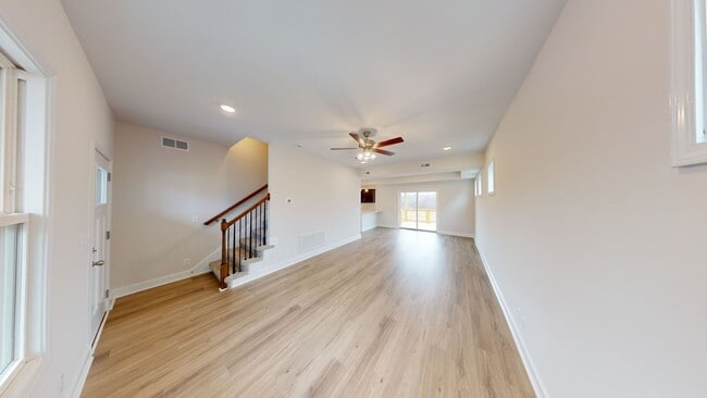 Building Photo - Spacious & Updated 3/2.5 Home Near Fort Ca...