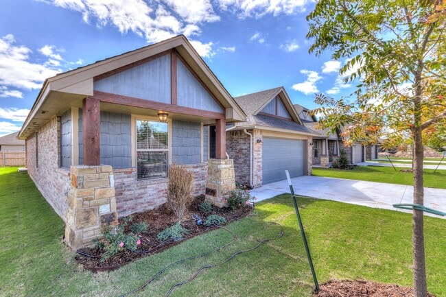 Building Photo - NEWER HOME IN MUSTANG SCHOOL DISTRICT AVAI...