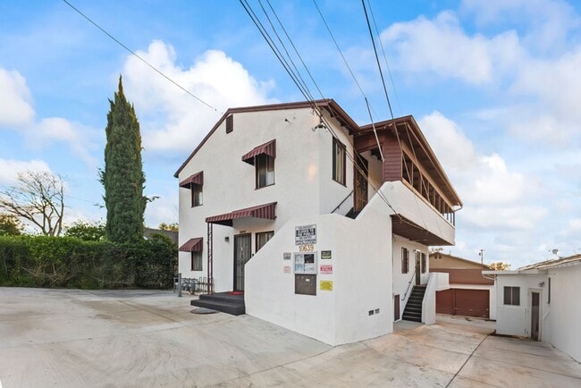 Building Photo - 10639 Fitzroy Ave