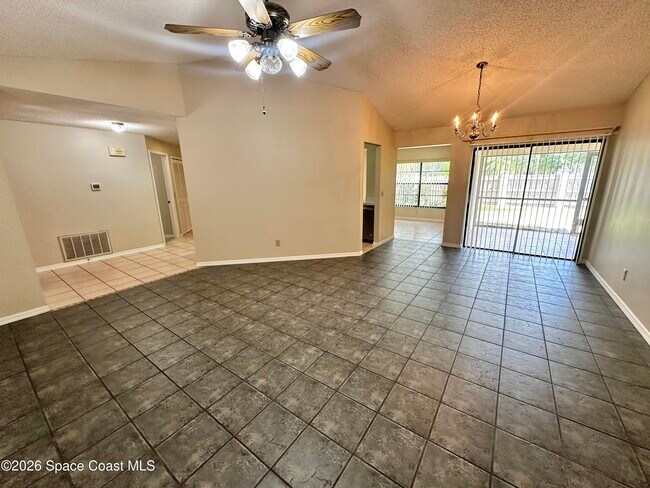 Foto del edificio - 2544 Park Pl Blvd