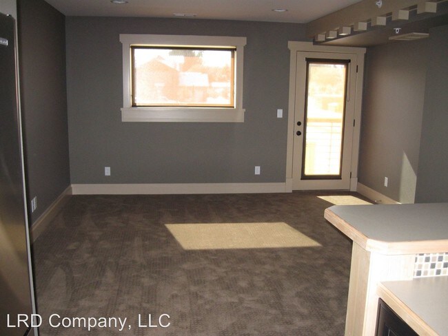 Building Photo - 1173 N 15th Ave
