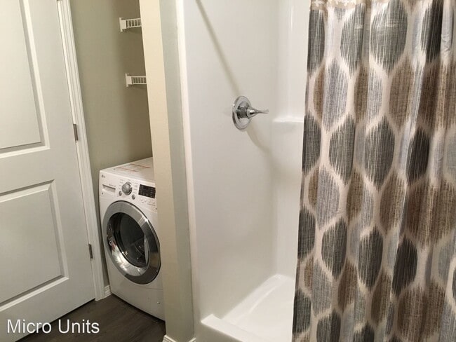 Building Photo - Studio, 1 bath Apartment - 2602 Springdale...
