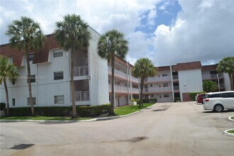 Building Photo - 8000 Lagos De Campo Blvd