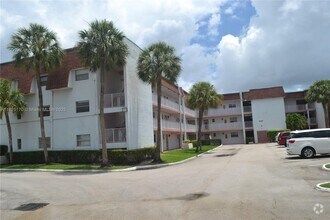 Building Photo - 8000 Lagos De Campo Blvd