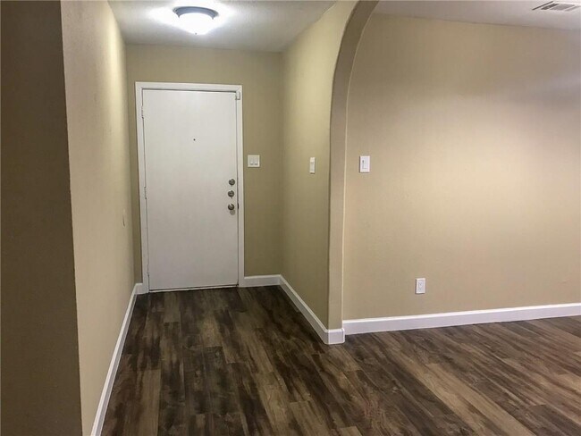 Foto del edificio - 10511 Robinwood Cir