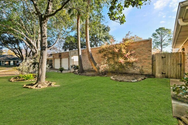 Foto del edificio - 12848 Westleigh Dr