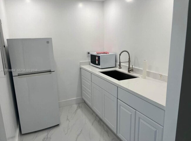Foto del edificio - 6825 SW 154th Ct