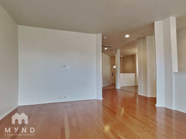 Foto del edificio - 3002 Edgewick Elm St