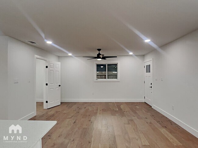 Foto del edificio - 1603 Rutland Dr