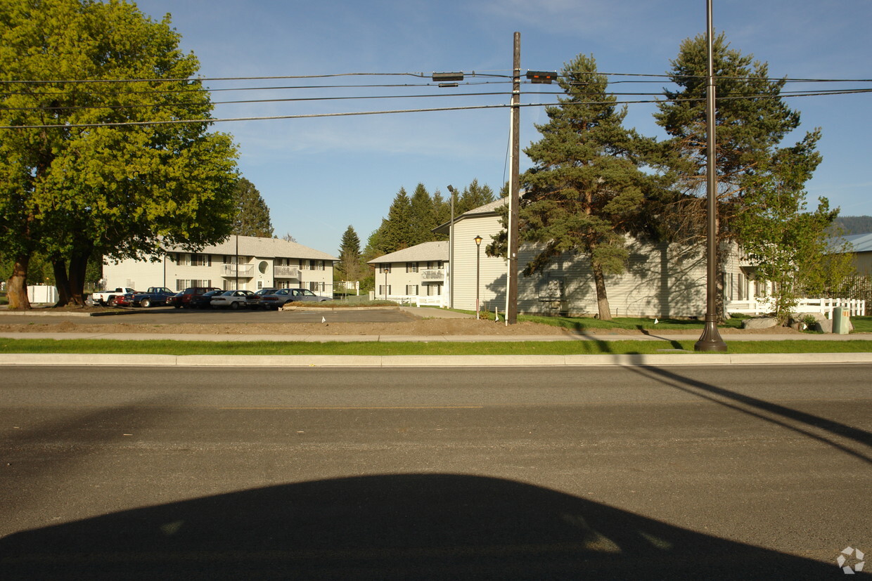 Foto del edificio - Lakeview Village Apartments