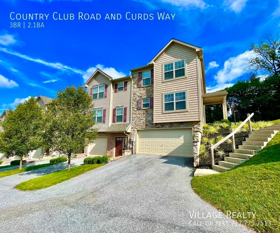 Primary Photo - END UNIT! Spacious 3 bed, 2.5 bath Townhom...