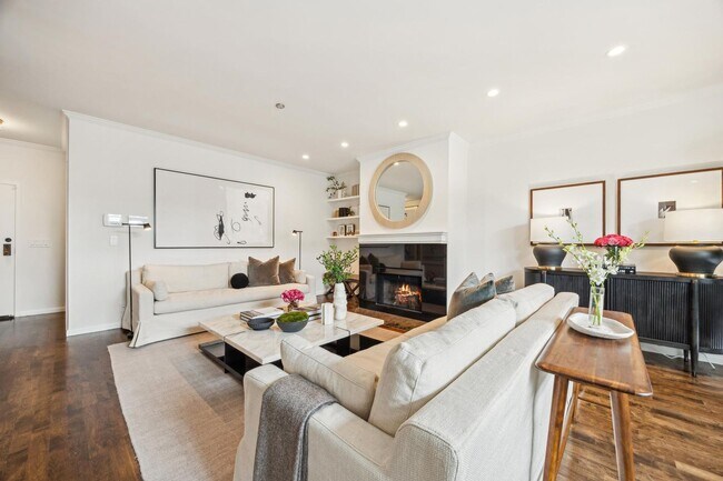 Foto del edificio - NOB HILL TOWNHOME FOR RENT - $14,000/mo