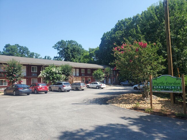 Building Photo - "Bright & Spacious 1BR/1BA with Open Conce...