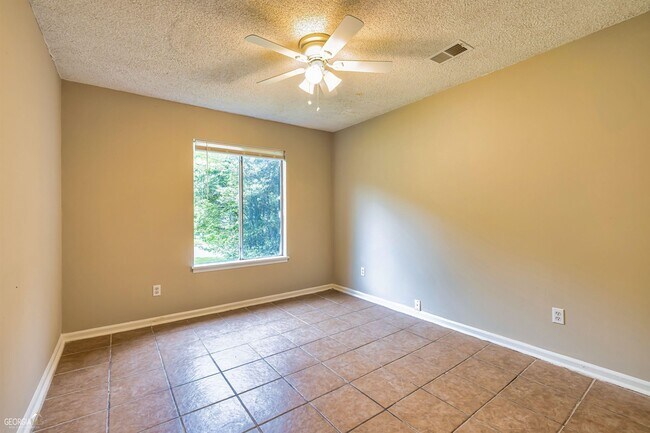 Foto del edificio - 8227 Englewood Trail