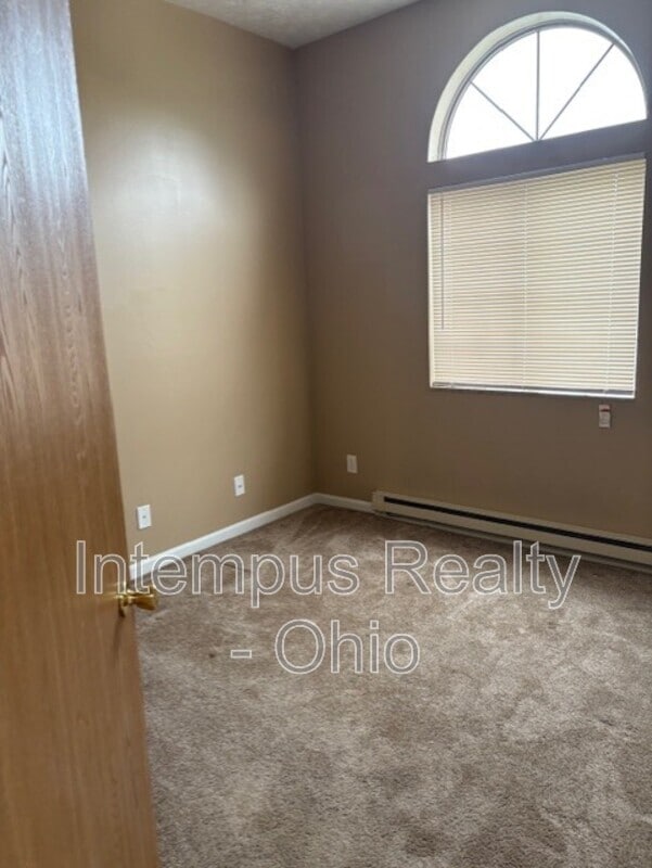 Building Photo - 3860 Mercedes Pl