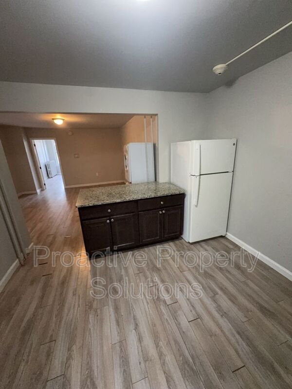 Building Photo - 209 Cattell St