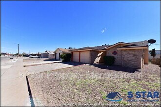 Building Photo - 4872 Maureen Cir