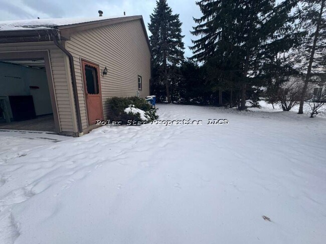 Foto del edificio - 767 Robin Rd