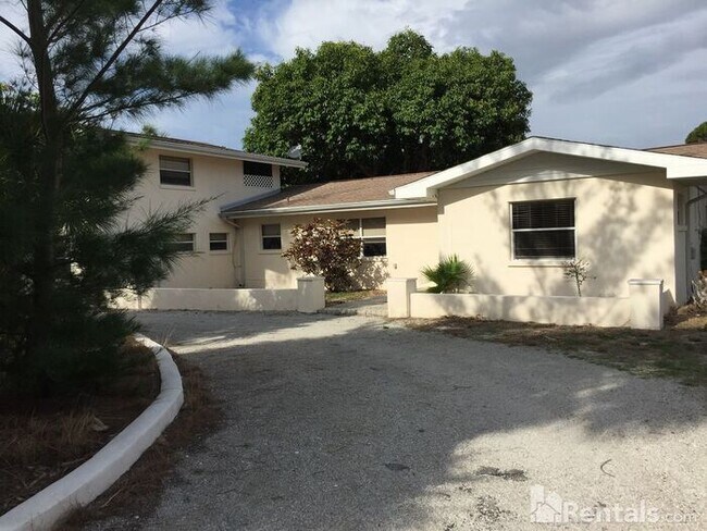 Building Photo - 2655 N Beach Rd