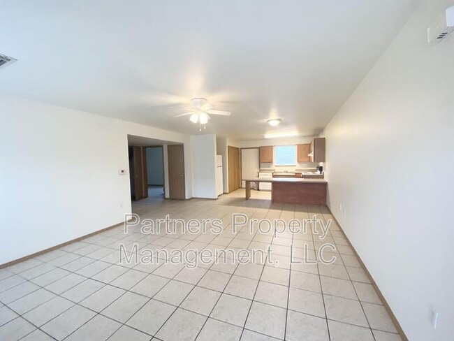 Photo - 860 S Curtis Ave Apartment