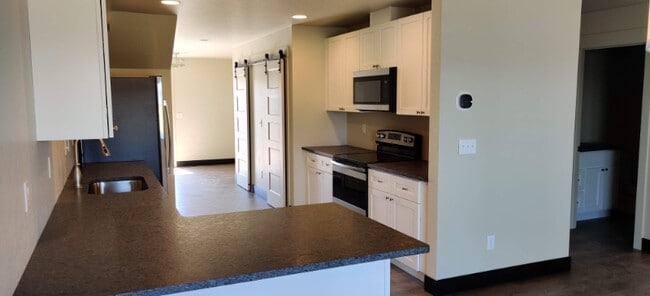 Building Photo - 945 N Camas Ln