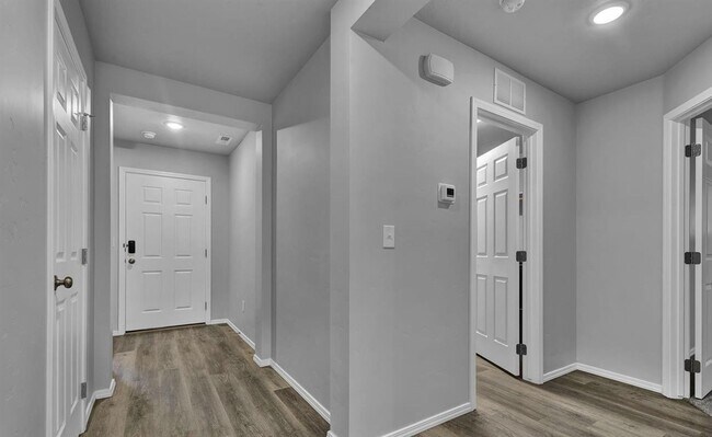 Foto del edificio - Welcome to this stunning 4-bedroom, 2-bathroom home located in the vibrant community of Caldwell,...