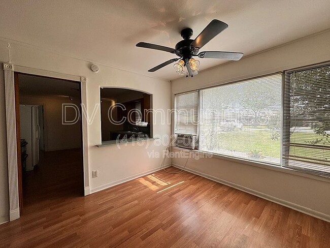Building Photo - 817 Westmont Dr