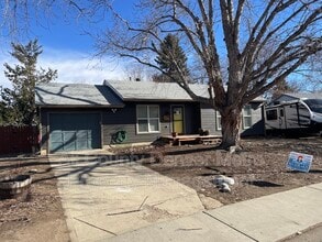 Building Photo - 2318 Lincoln St