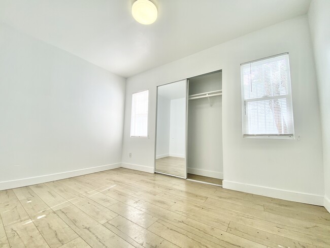 Foto del edificio - 8758 Avalon Blvd