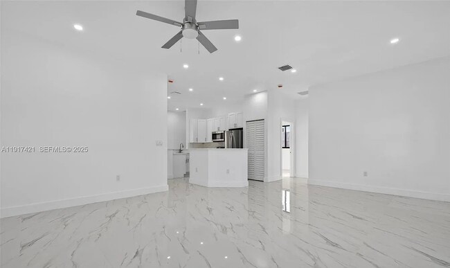 Foto del edificio - 14128 Madison St