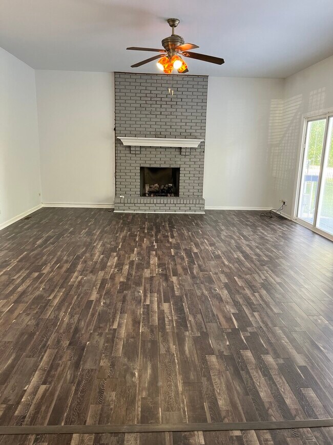 Building Photo - 140 Breckenridge Dr