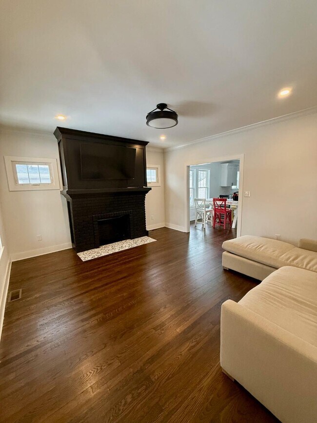 Foto del edificio - 644 Bellaire Ave