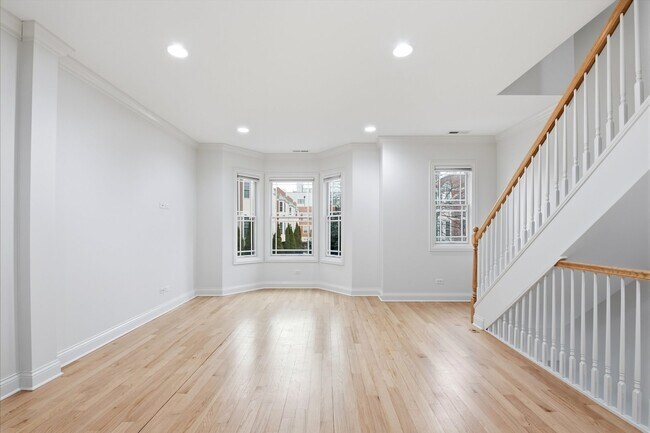 Foto del edificio - 2340 W Adams St