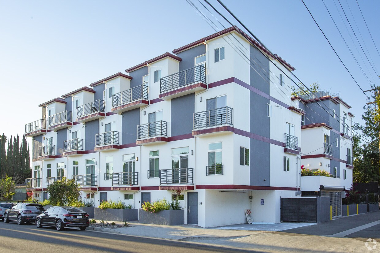 Building Photo - Tujunga Project