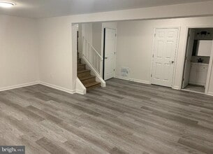 Building Photo - 2005 Wintergreen Pl